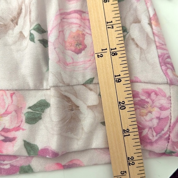 Chaser Pink Floral Print Scoop Neck Long Sleeve Knit Oversized Pullover Top XS - Picture 8 of 8